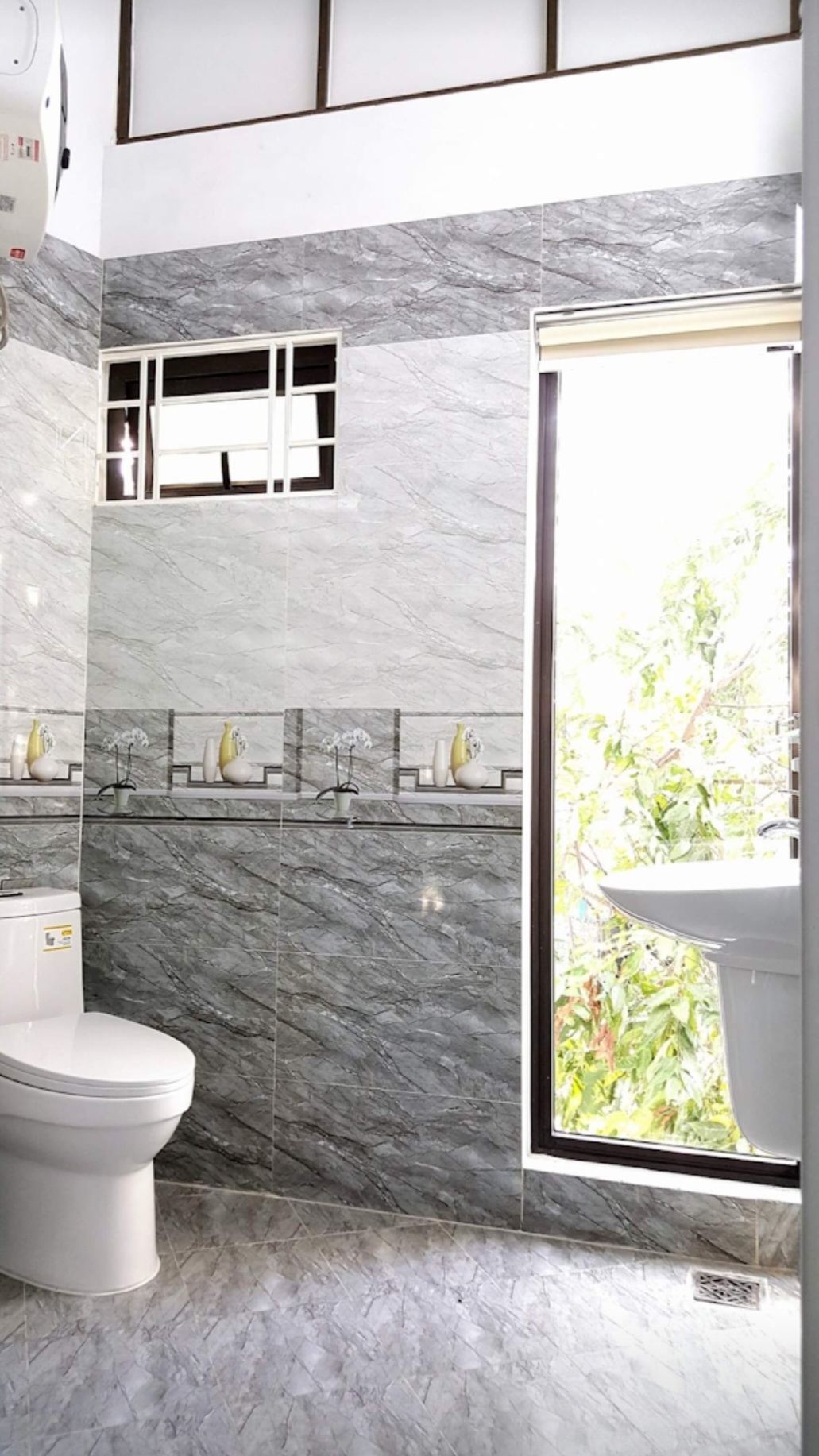Chính chủ bán hoặc cho thuê nhà 3 tầng MT đường 2-9 Q.Hải Châu TTTP Đà Nẵng. Lh:0905057111 - Ảnh 5