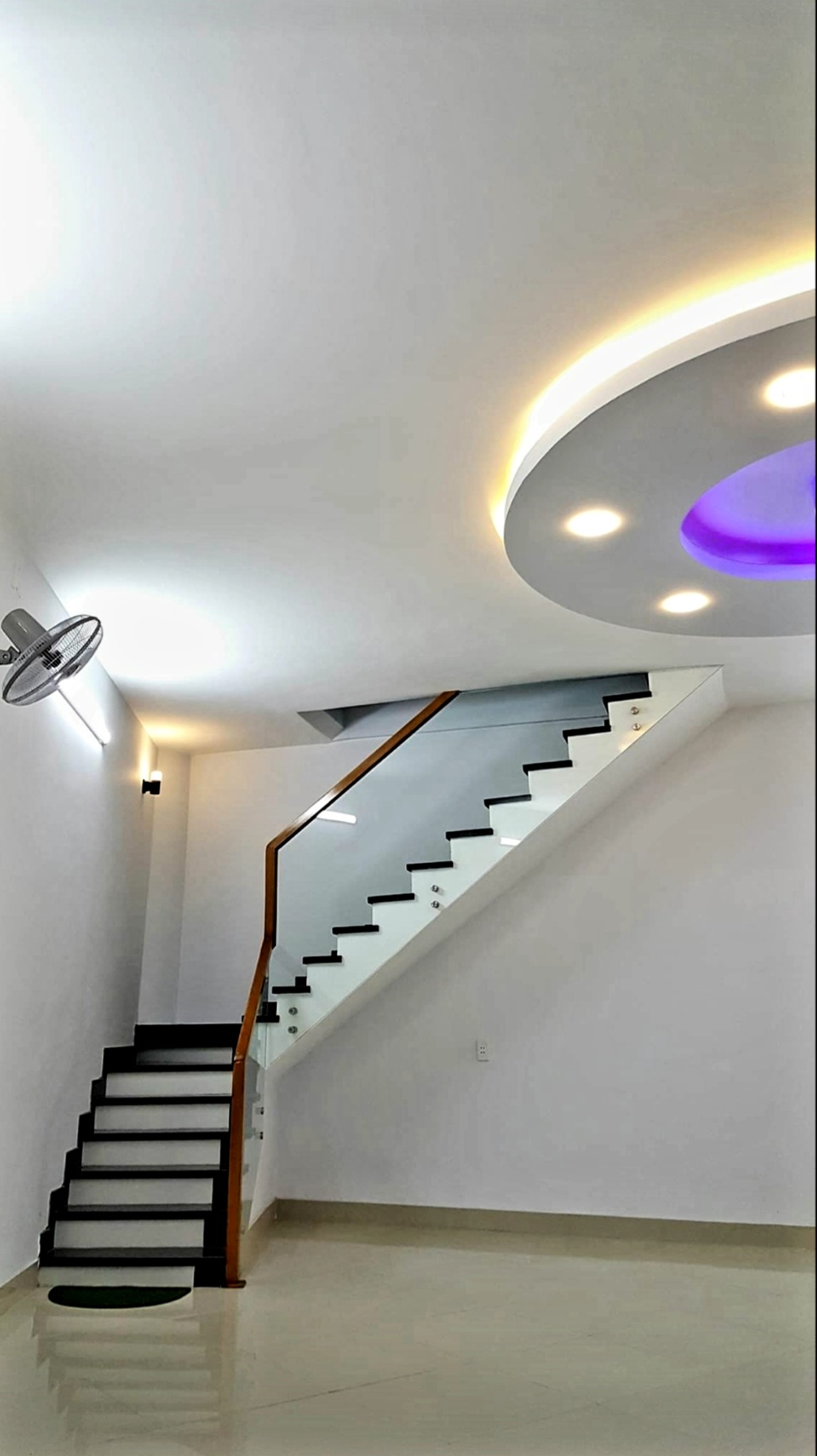 Chính chủ bán hoặc cho thuê nhà 3 tầng MT đường 2-9 Q.Hải Châu TTTP Đà Nẵng. Lh:0905057111 - Ảnh 6