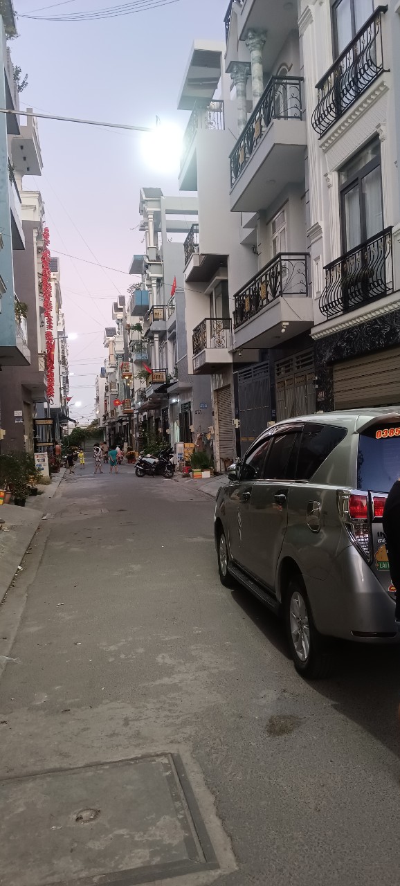 Bán nhà Bình Hưng Hòa B -  Bình Tân 50m2 hạ 450tr chỉ còn 2.4 tỷ. Lh; 0908083935. - Ảnh 2