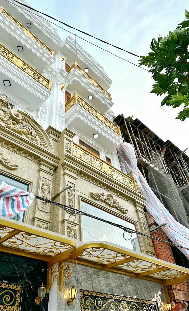 Bán nhà đường Bà Hom, Phường 13, Quận 6.<br>DT: 52 x 3 tầng x (3/8 x 13). <br>Giá: 6 tỷ (còn thương - Ảnh chính