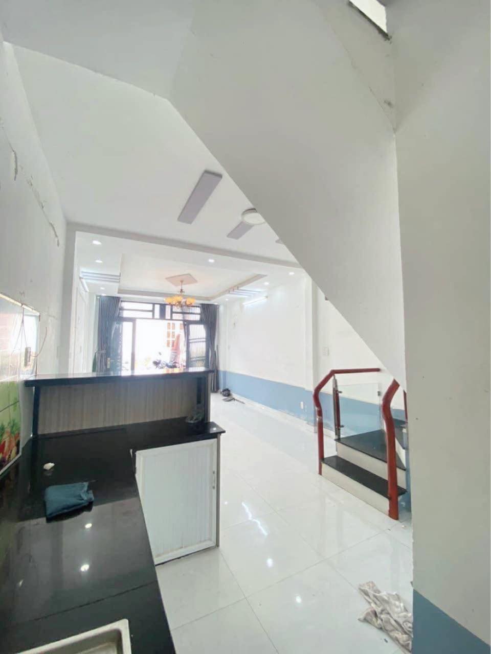 Bán nhà shr ngay Emart Phan Huy Ích Gò Vấp 38m2-2tang - hẻm 3,5m - giáp Q12 - 3 tỷ nhỉnh 0932030061 - Ảnh 1