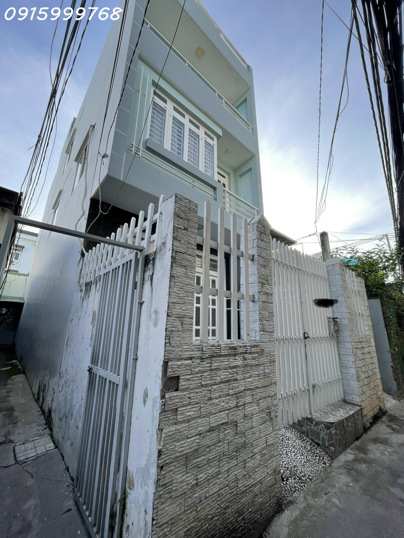 Nhà to ở Q7, hẻm lô nhì cách đường Huỳnh Tấn Phát 2 căn, DT 108m2, 4 tầng, có sân sau, giá 6tỷ5 - Ảnh 1