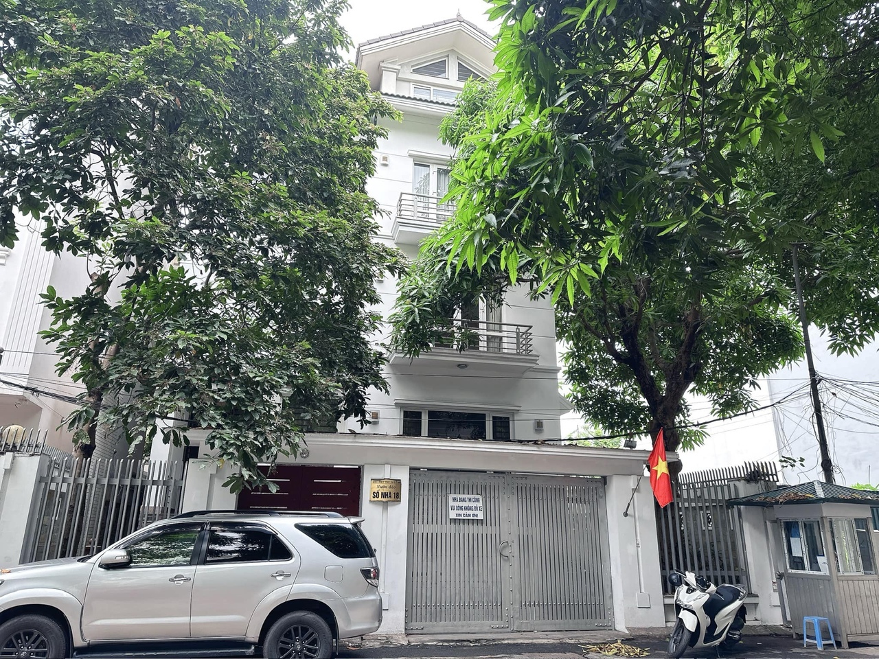 BÁN BIỆT THỰ VƯỜN ĐÀO 203m2, MT15m, THANG MÁY - MẶT TIỀN KHỦNG - ĐẲNG CẤP XA HOA - Ảnh 1