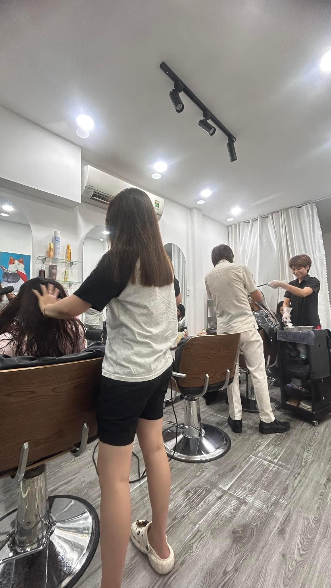 Đi nước ngoài không quản lý được cần Sang full tiệm tóc tại 31 Phùng Văn Cung, P2, Phú Nhuận - Ảnh 1