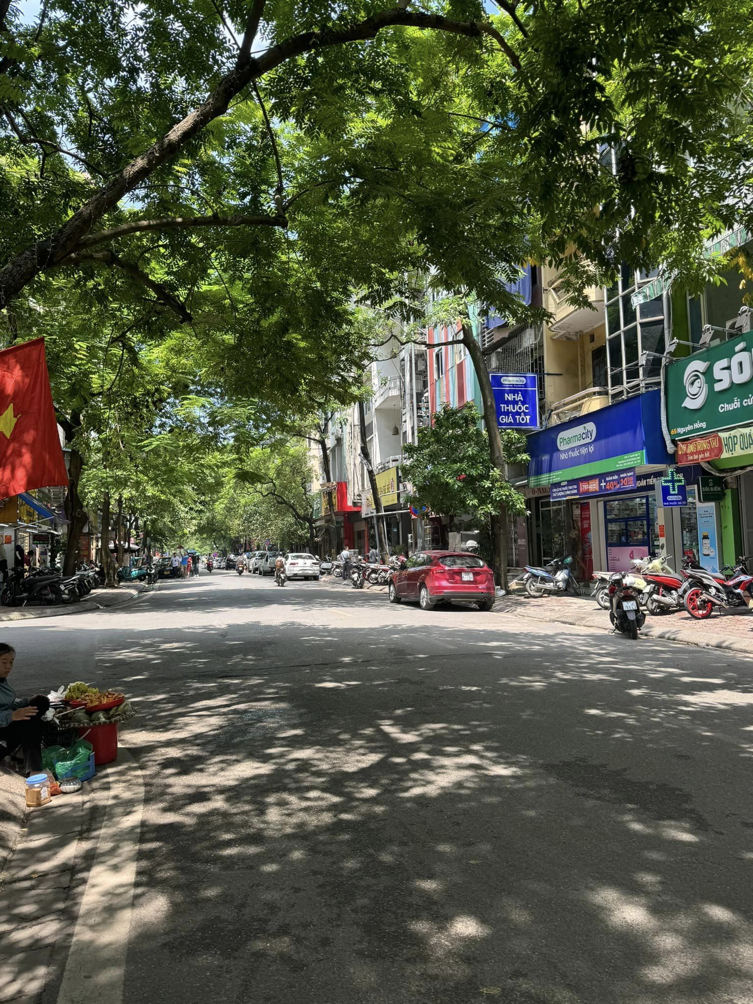 BÁN NHÀ MẶT PHỐ NGUYÊN HỒNG - VỊ TRÍ VIP 5 TẦNG KINH DOANH - DT 115M2 GIÁ CHÀO 7X TỶ - Ảnh chính