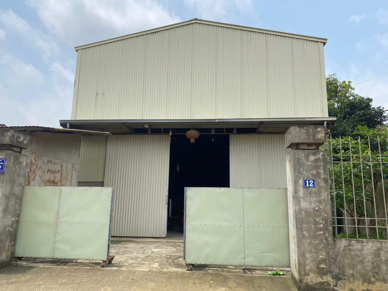 Cho thuê xưởng khu vực Hạ Bằng, Thạch Thất, 600m2 chỉ 16tr/th. Lh:0983028116 - Ảnh chính