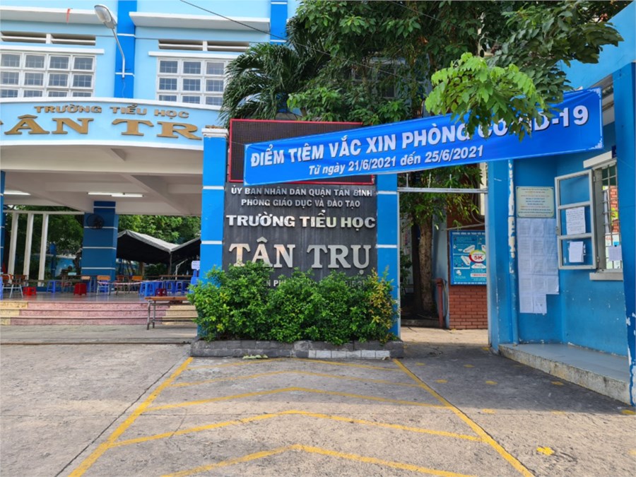 Xe hơi đỗ cổng Nguyễn Phúc chu, 27m2 chỉ 2 tỷ 6, vuông vức - Ảnh chính