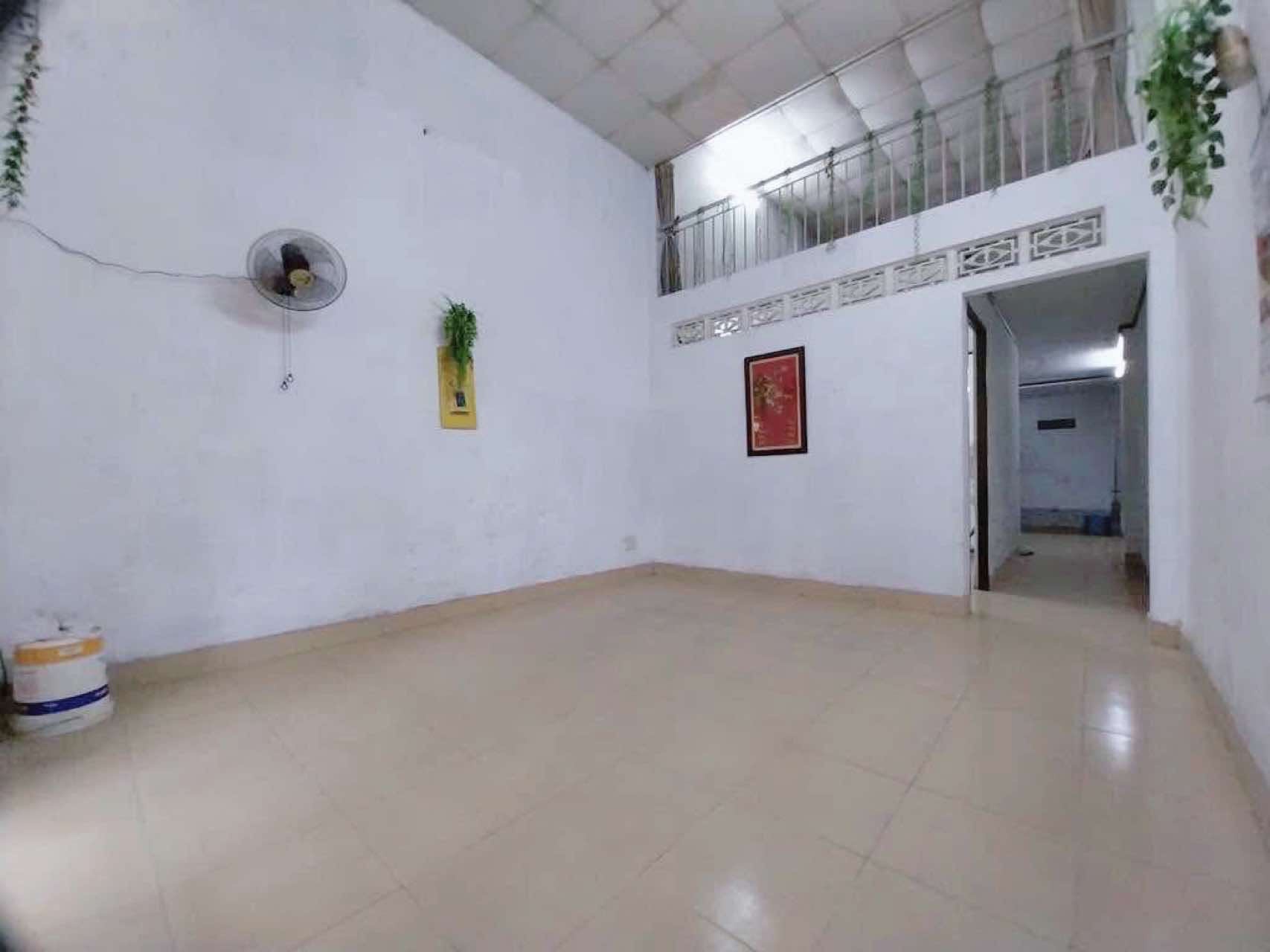 Bán nhà cấp 4 có lửng 56m2 ( 4*15 ) sát mt Hà Thị Khiêm Q12  , hẻm 3 gác , 3 TỶ NHỈNH 0932030061 - Ảnh 1
