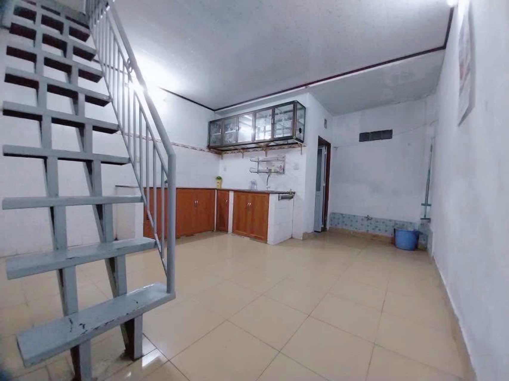 Bán nhà cấp 4 có lửng 56m2 ( 4*15 ) sát mt Hà Thị Khiêm Q12  , hẻm 3 gác , 3 TỶ NHỈNH 0932030061 - Ảnh 4