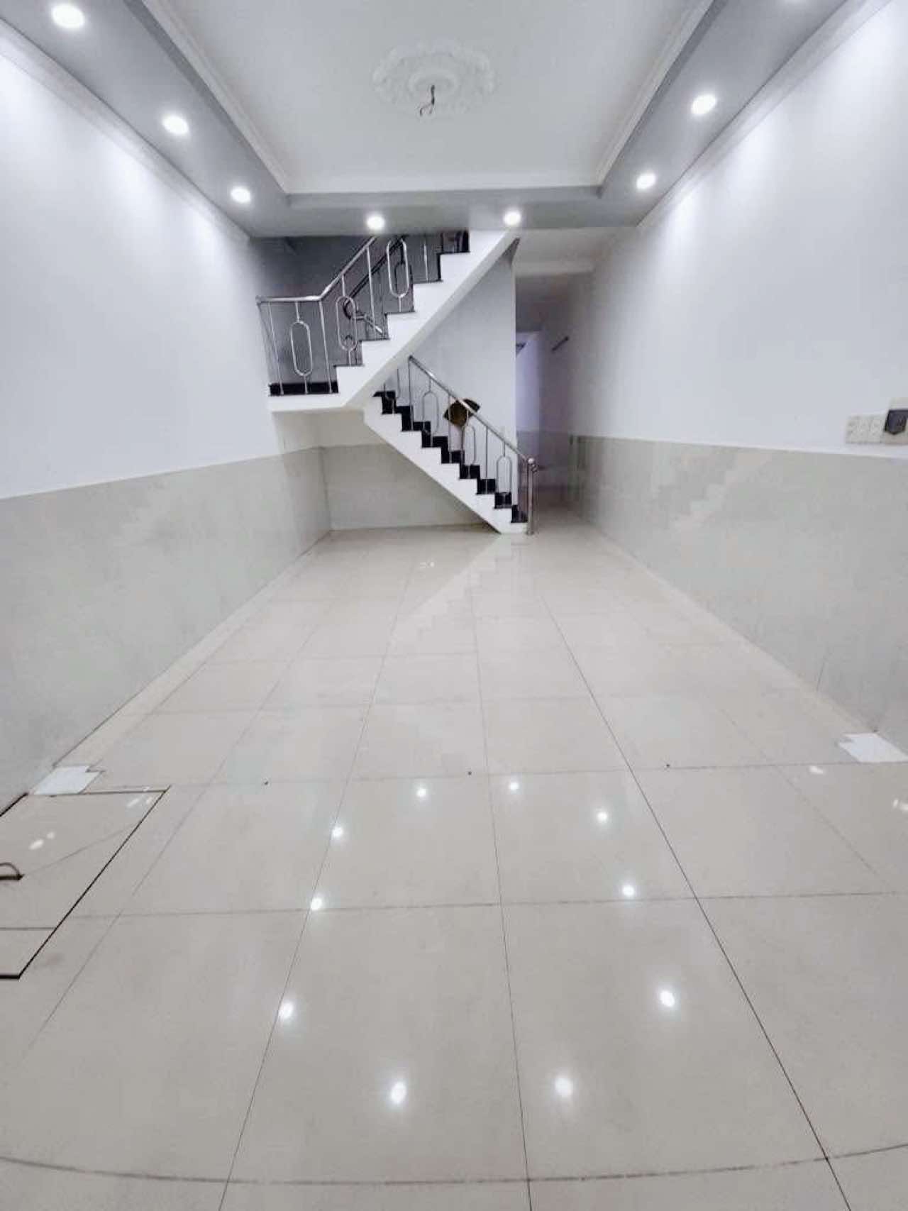 Bán nhà hxh 88m2-2tang Bùi Văn Ngữ Q12 , sát chợ Ngã 3 Đông Quang , 5 tỷ nhỉnh 0932030061 - Ảnh 2