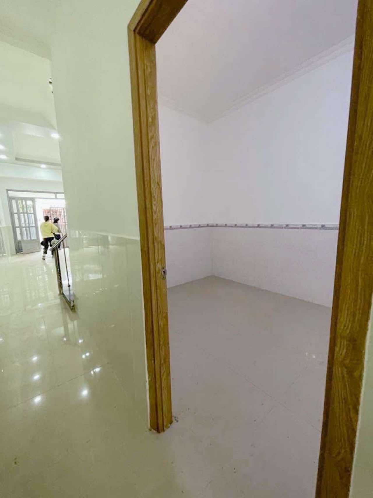 Bán nhà hxh 88m2-2tang Bùi Văn Ngữ Q12 , sát chợ Ngã 3 Đông Quang , 5 tỷ nhỉnh 0932030061 - Ảnh 3