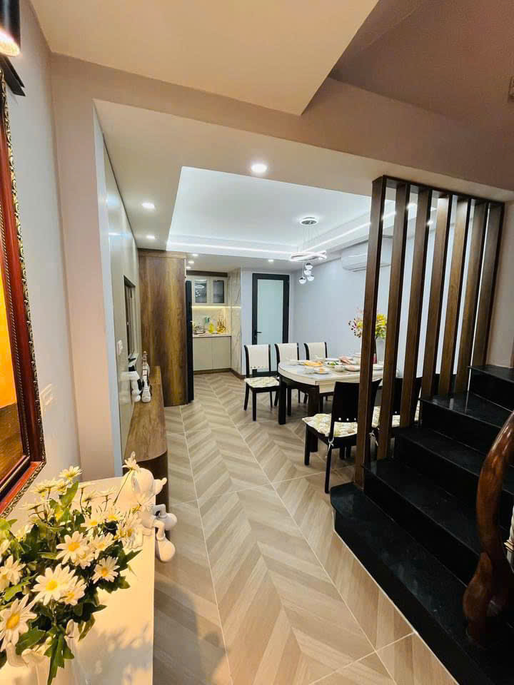 NHÀ MỚI 5 TẦNG PHỐ GIÁP BÁT - NGÕ THÔNG - FULL NỘI THẤT - 46M2, MT 4.25M - GIÁ 7.5 TỶ TL - Ảnh 2