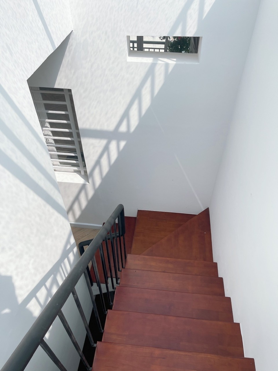 Bán Nhà Có 9 Căn Hộ Dịch Vụ, thu 100tr/tháng, Thảo Điền-Thủ Đức, 14 tỷ hơn xíu. - Ảnh 2