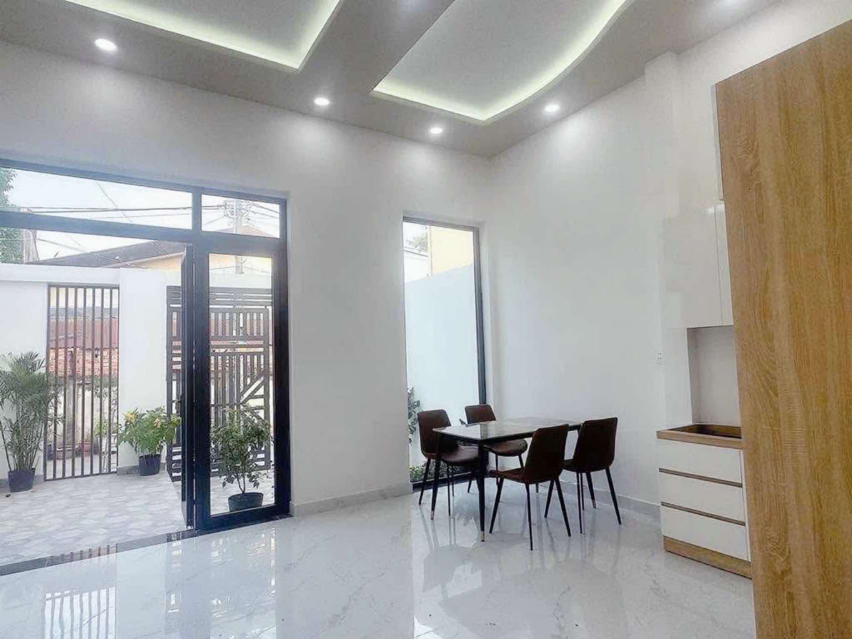 Nhà mới cấp 4 - 72m2 sát mt QL1A Q12 , đường 8m ,gần Phần Mềm Quang Trung - 4 tỷ nhỉnh 0932030061 - Ảnh 2