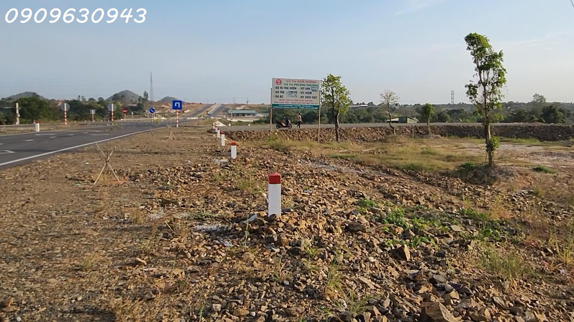 Ngộp!! bán đất mặt tiền đường Hàm Kiệm - Tiến Thành 45m. - Ảnh 1