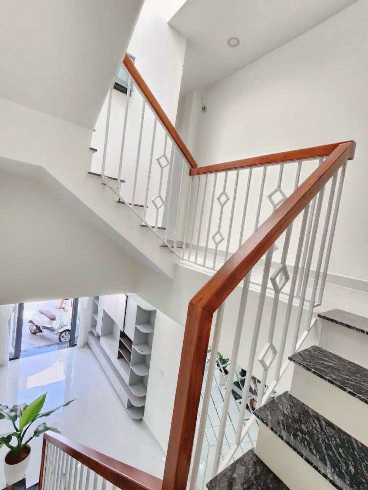 Bán nhà mặt tiền Trung Mỹ Tây 10 Q12 , 43m2-3tang , thu nhập 8tr/thang , 4 tỷ nhỉnh 0932030061 - Ảnh 4