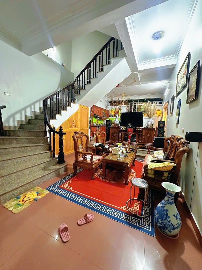 bán nhà Thanh Xuân 71m Khương Đình, nhà đẹp, ngõ thông ra Hồ - Ảnh 2
