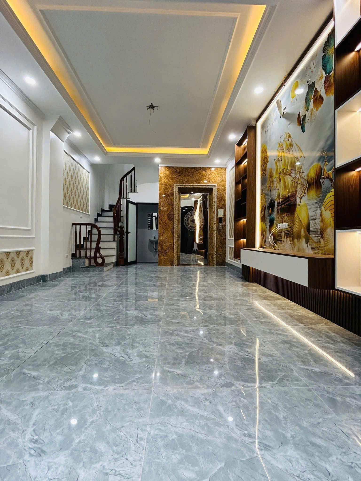 NHÀ 5 TẦNG MỚI PHỐ HOÀNG MAI- NGÕ 2.5M- ÔTÔ TRÁNH 10M- SỔ VUÔNG CC- 35.3M- GIÁ 6.63 TỶ - Ảnh chính