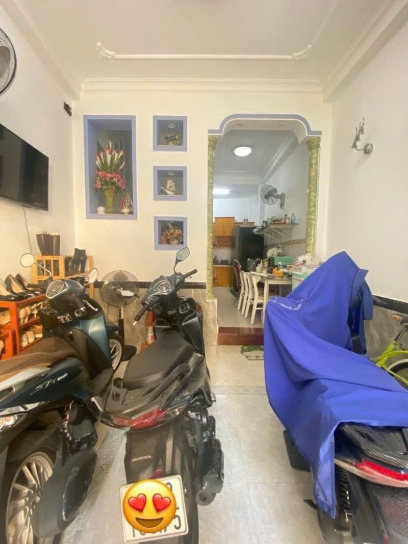 Bán nhà Phạm Văn Hai P3 Tân Bình, DT 36m2 nở hậu, 4 tầng 3PN chỉ 5.75 tỷ TL. Lh:0933250241 - Ảnh 1