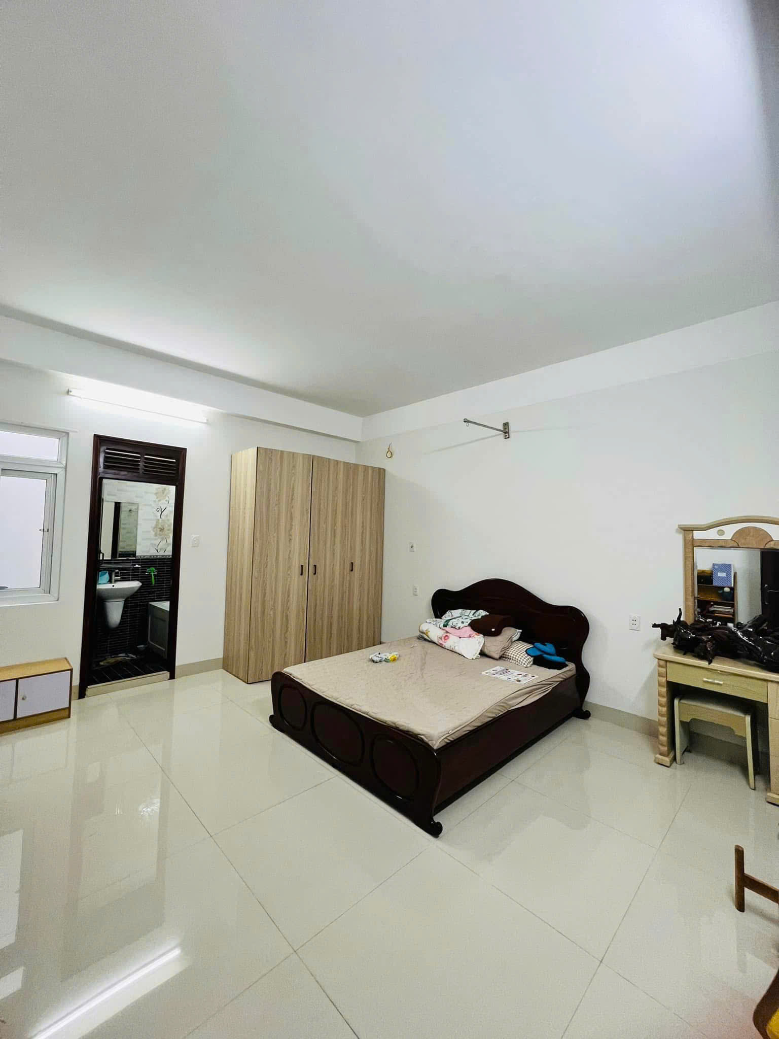 Nhà 2 lầu đẹp mặt tiền Phạm Văn Đồng - chỉ 4.580 tỷ - Ảnh 3