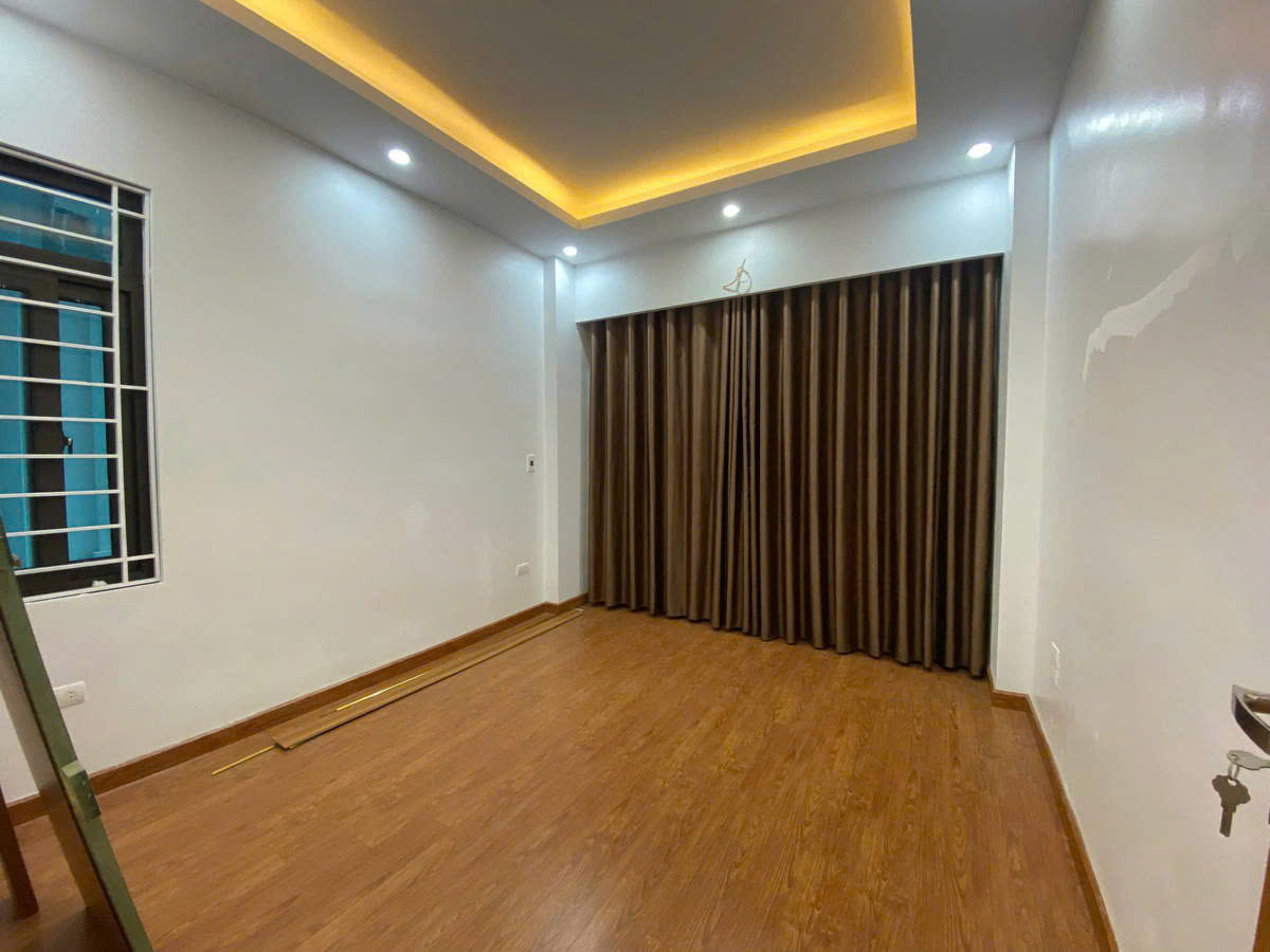 BÁN NHÀ CÙ CHÍNH LAN, NGÕ NÔNG, 20M RA PHỐ, PHÂN LÔ, 34M 4 TẦNG, 7.2 TỶ. LH:0976690183. - Ảnh 1