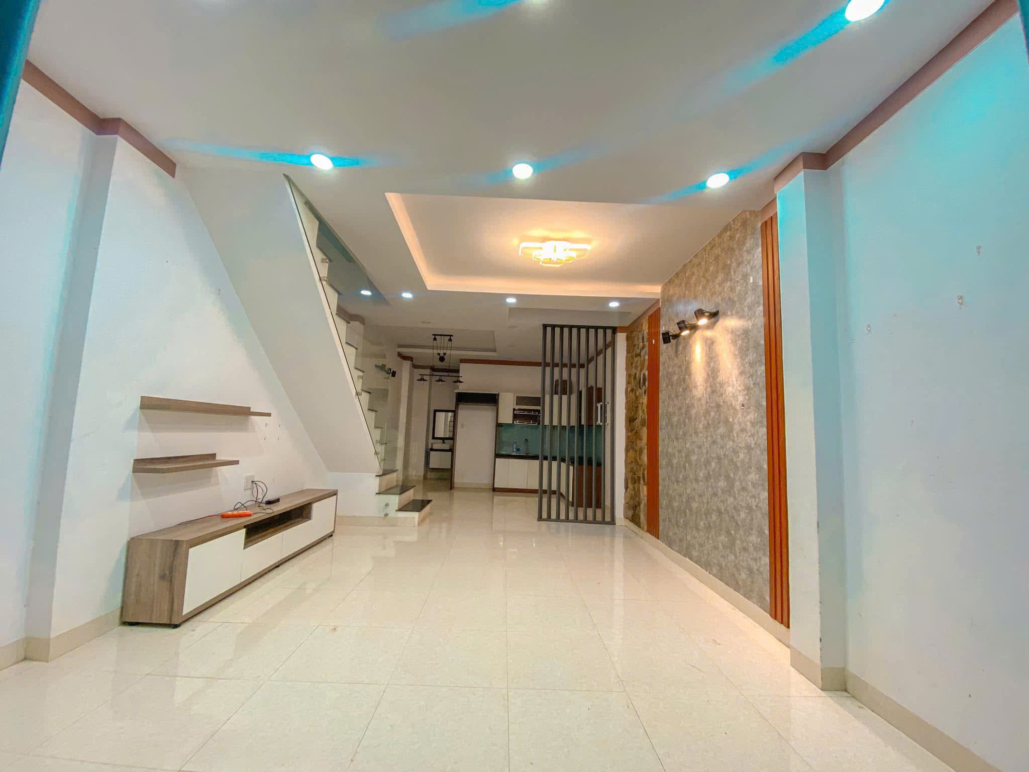 Chỉ 2.290 tỷ sở hữu ngay nhà đẹp 1 mê hẻm Dương Vân Nga gần Ecopark - Ảnh chính
