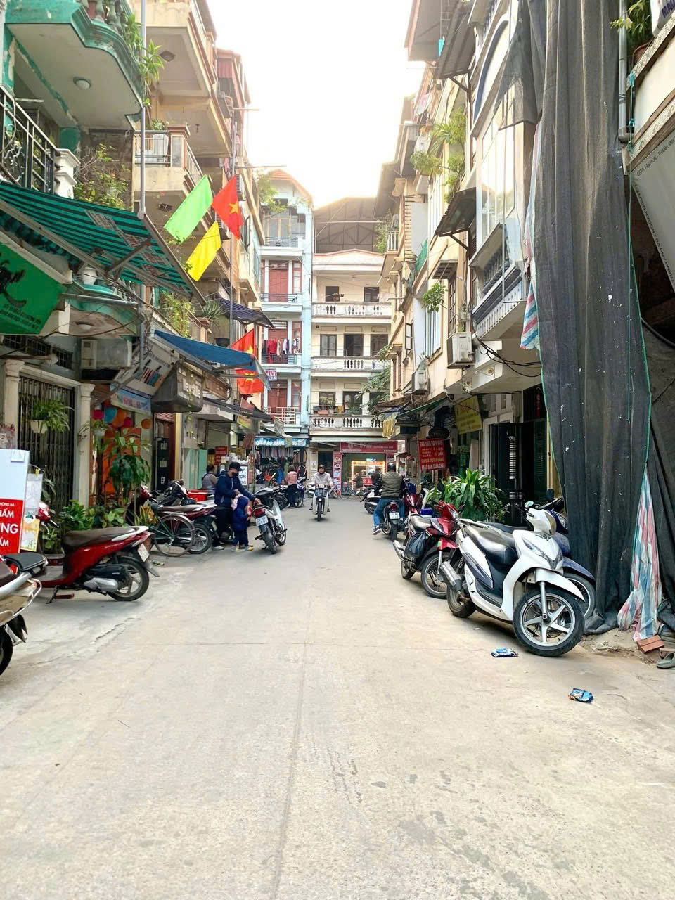 BÁN ĐẤT TẶNG 2 CĂN NHÀ MẶT TIỀN TẠI HAI BÀ TRƯNG HN. 78M2 SẴN SỔ CHỈ 21.5 TỶ LH:0785638686. - Ảnh 1