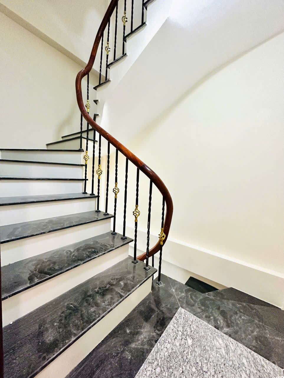 NHÀ MỚI 5 TẦNG PHỐ TRƯƠNG ĐỊNH, NGÕ THÔNG, ÔTÔ TRÁNH 10M, 29.7M2, GIÁ 6.44 TỶ TL - Ảnh 1