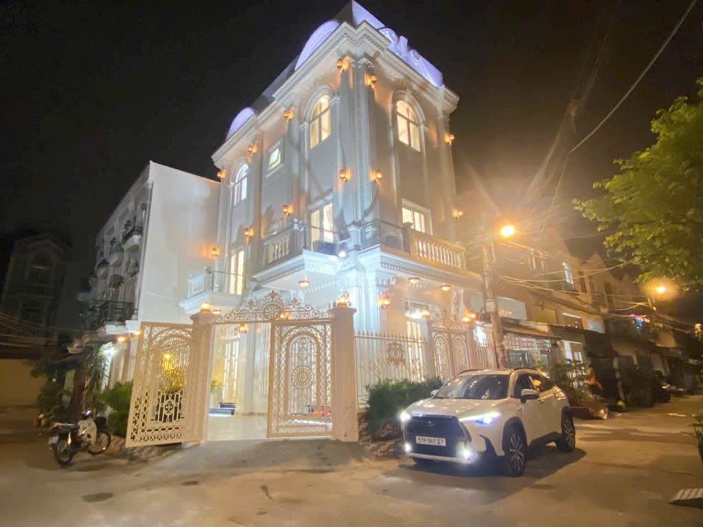 VILLA 2 mặt tiền Nguyễn Văn Hưởng Thảo Điền Q2 - Ảnh chính