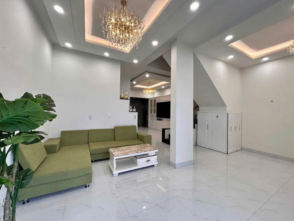Nhà đẹp 1 trệt 2 lầu mặt tiền kinh doanh Nguyễn Công Trứ - 7 x 12m - 7.5 tỷ - Ảnh chính