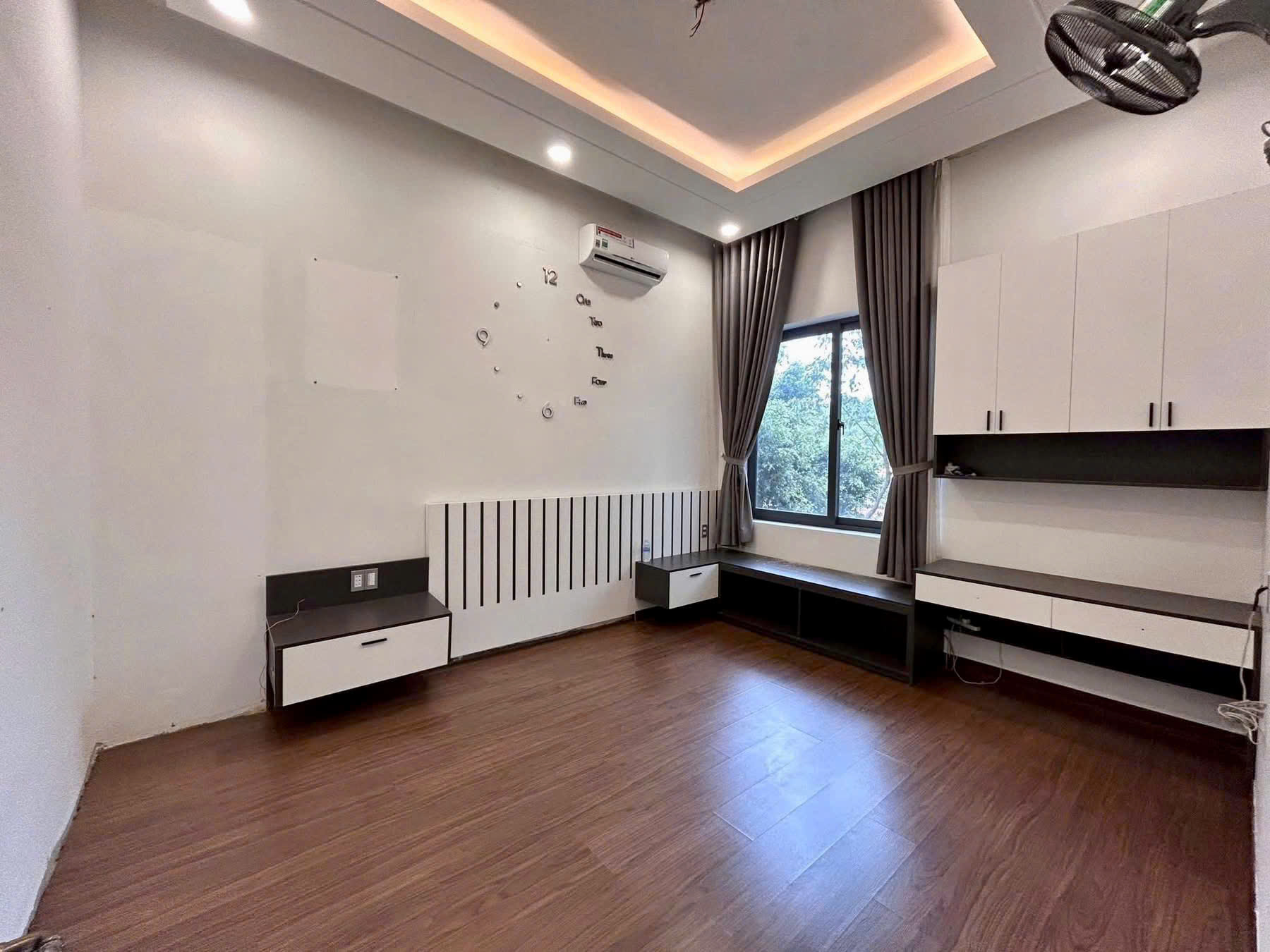 Nhà đẹp 1 trệt 2 lầu mặt tiền kinh doanh Nguyễn Công Trứ - 7 x 12m - 7.5 tỷ - Ảnh 1