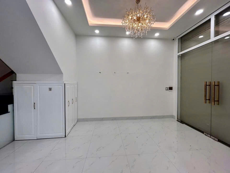 Nhà đẹp 1 trệt 2 lầu mặt tiền kinh doanh Nguyễn Công Trứ - 7 x 12m - 7.5 tỷ - Ảnh 4