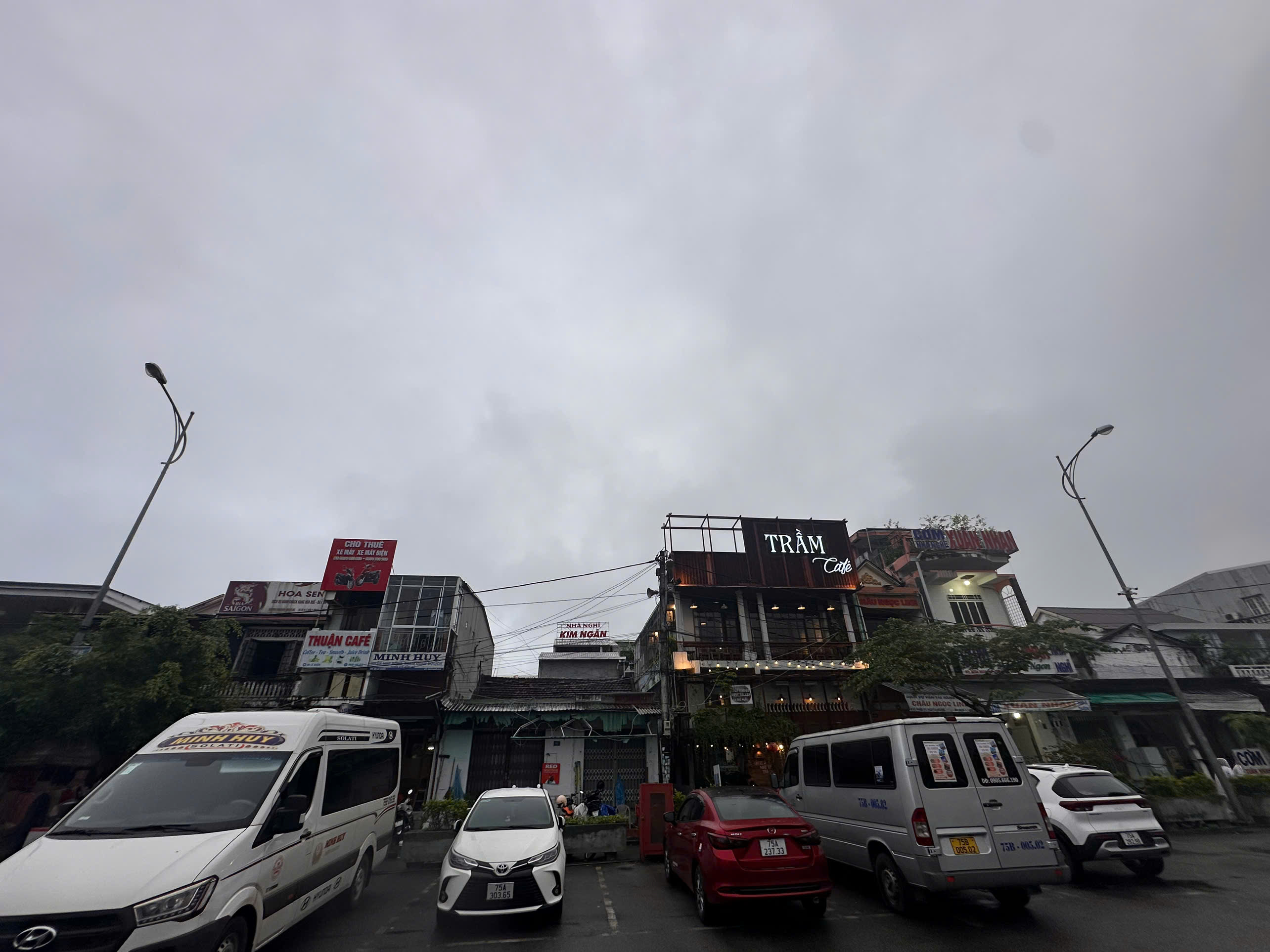 🏡 🏠 CHO THUÊ NHÀ C4 MẶT TIỀN ĐỐI DIỆN BẾN XE NGUYỄN HOÀNG - Ảnh chính