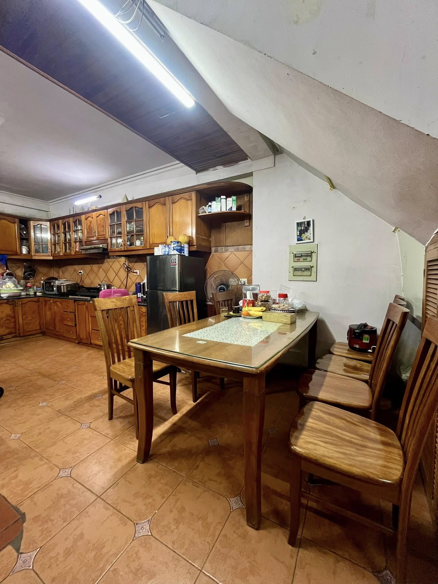 Cần bán nhà Võ Thị Sáu,HBT, lô góc, dân xây,oto đỗ cửa, sổ vuông,65m, 16,8 tỷ - Ảnh 1