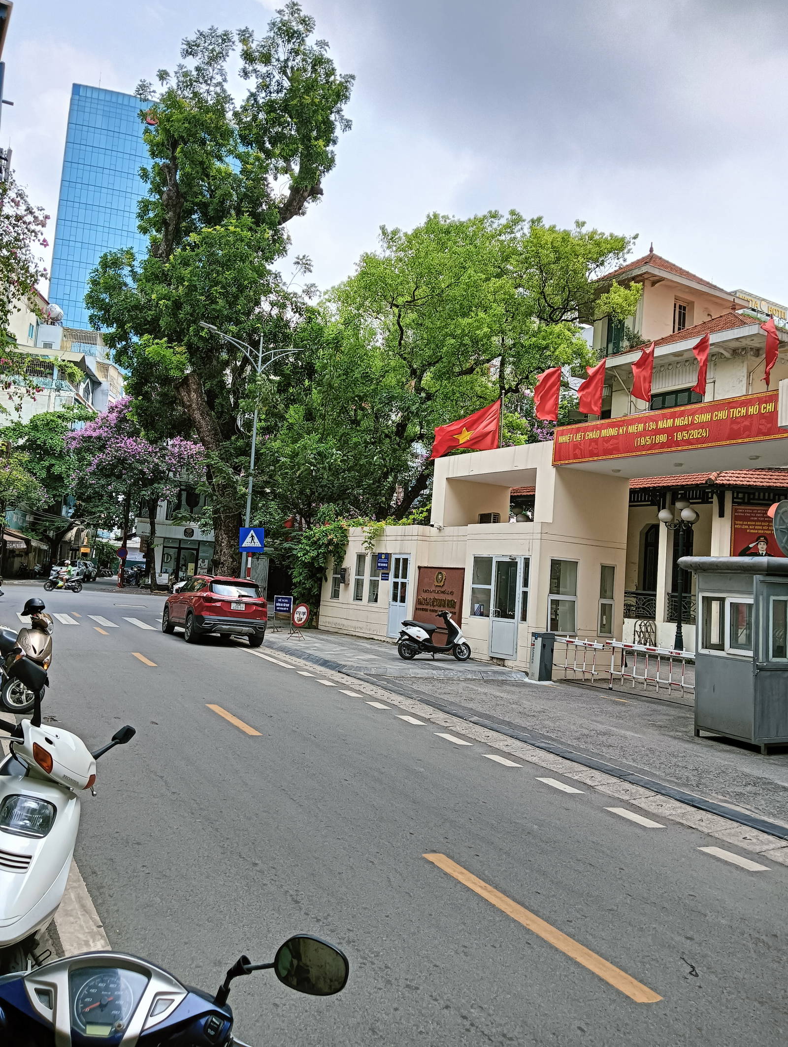 Bán Nhà Mặt Phố Nguyễn Bỉnh Khiêm, Hai Bà Trưng 162m2 mt 7.1m Vị Trí Vàng, Đầu Tư Thắng, Giá 97 Tỷ - Ảnh 2