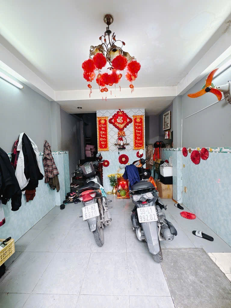 MẶT TIỀN NHÀ  ĐÔI , TRỤC  ĐƯỜNG SỐ KHÁNH HỘI P4 Q4 <br><br> BÊ TÔNG KIÊN CỐ 6 TẦNG<br>DƯỚI 125 TRIỆU M2 - Ảnh 2