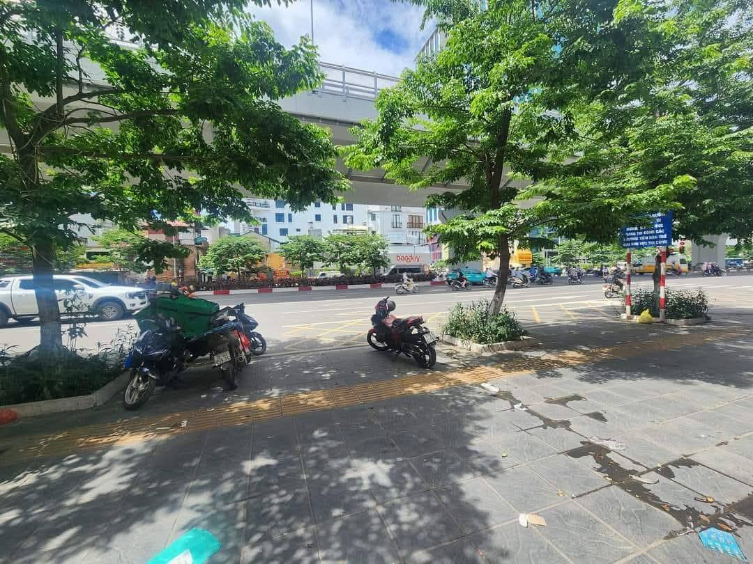 BÁN NHÀ CẤP 4 MẶT PHỐ MINH KHAI - 186M² - MẶT TIỀN 7.3M - VỊ TRÍ KIM CƯƠNG - CHỈ 60 TỶ - Ảnh chính