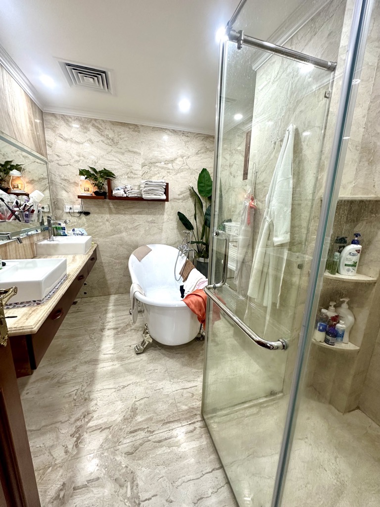 Biệt thự cao cấp KDC Nam Hoà, Phước Long A, 160m2, ngang 8m, đường 12m 18ty - Ảnh 3