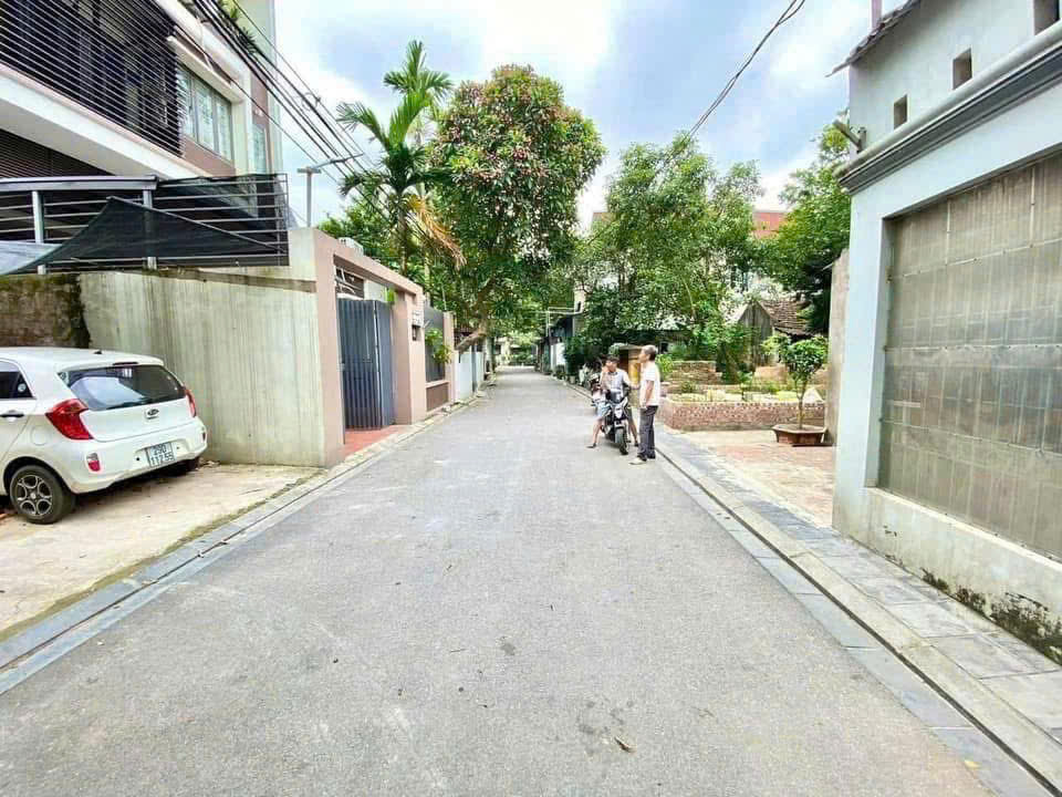 EM LÀ SỐ 1 THÌ KHÔNG AI LÀ SỐ 2 - Tại Tổ 19 Thị Trấn Đông Anh, đường thông tứ phía, 2 ô tô tránh - Ảnh 1