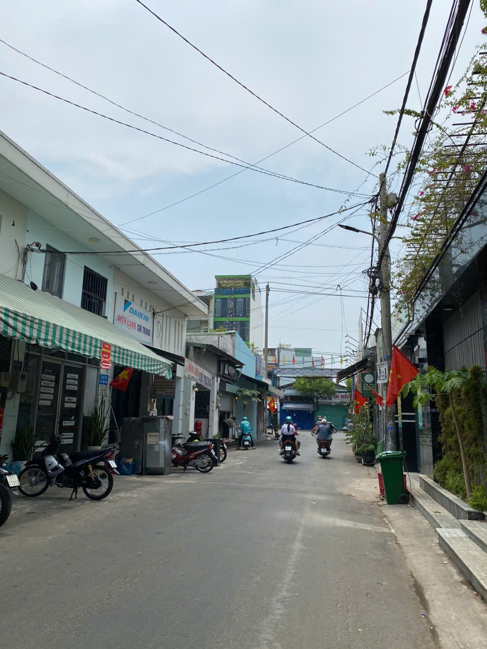 Bán đất vuông đẹp  hẻm 6M kế mặt tiền Lê Văn Quới 10x 9m chỉ 7.5 tỷ tl - Ảnh 3