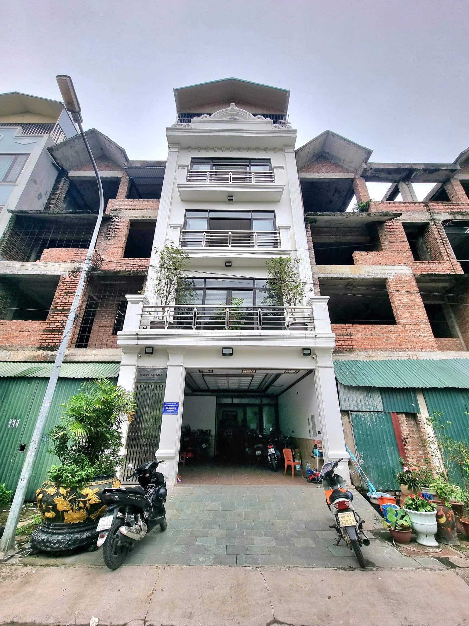 Gia đình bán căn nhà mặt phố KĐT Trung Văn, cạnh Vinhomes Greenbay, khu liên cơ quan - Ảnh chính