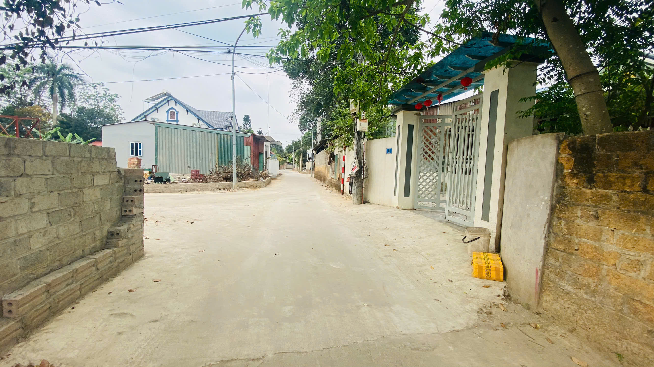 HÀNG MỚI TINH, 193M2; GIÁ RẺ NHỈNH 10TR/M2 - Ảnh 2