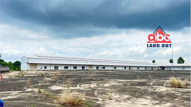 X108 nhà xưởng bán với khuôn viên nền bê tông. giao thông thuận lợi SX ngày đêm - Ảnh 2