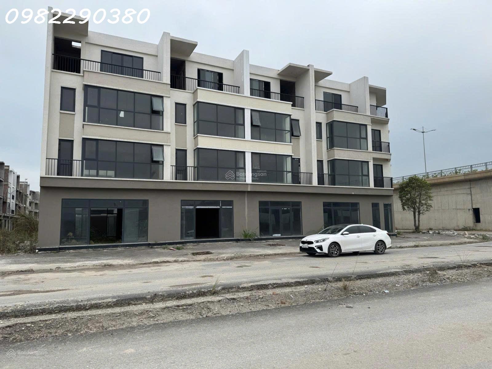 Bán lô góc view biển đường trước nhà 31m vị trí siêu đẹp tại dự án FLC Tropical City - Ảnh chính
