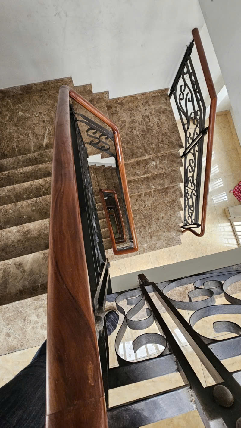 Bán nhà Mặt tiền Lạc Long Quân ngay Âu Cơ,  4.7x16m, 5 Tầng, 6 PN, giảm còn 16.8 tỷ. - Ảnh chính