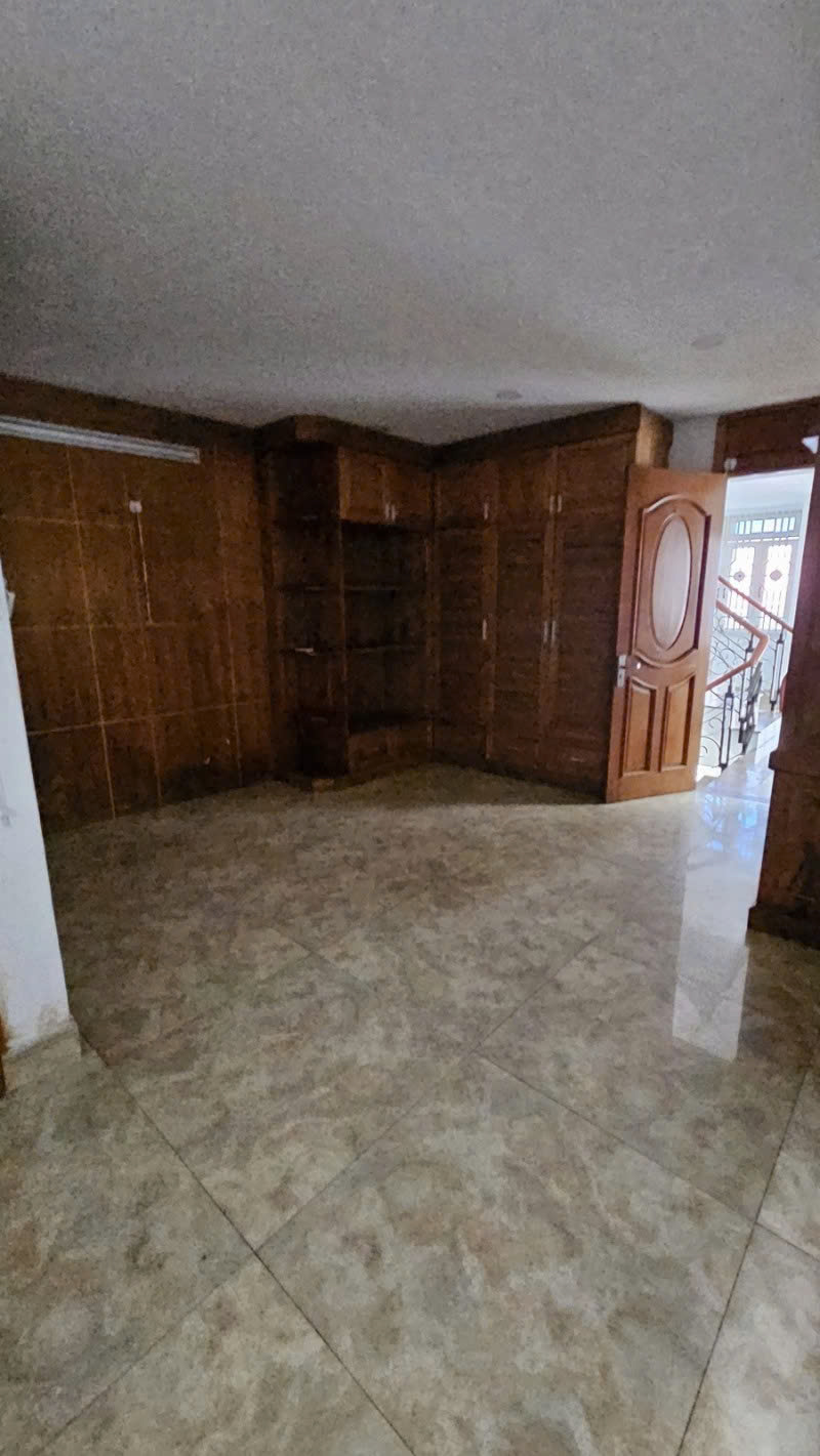 Bán nhà Mặt tiền Lạc Long Quân ngay Âu Cơ,  4.7x16m, 5 Tầng, 6 PN, giảm còn 16.8 tỷ. - Ảnh 3