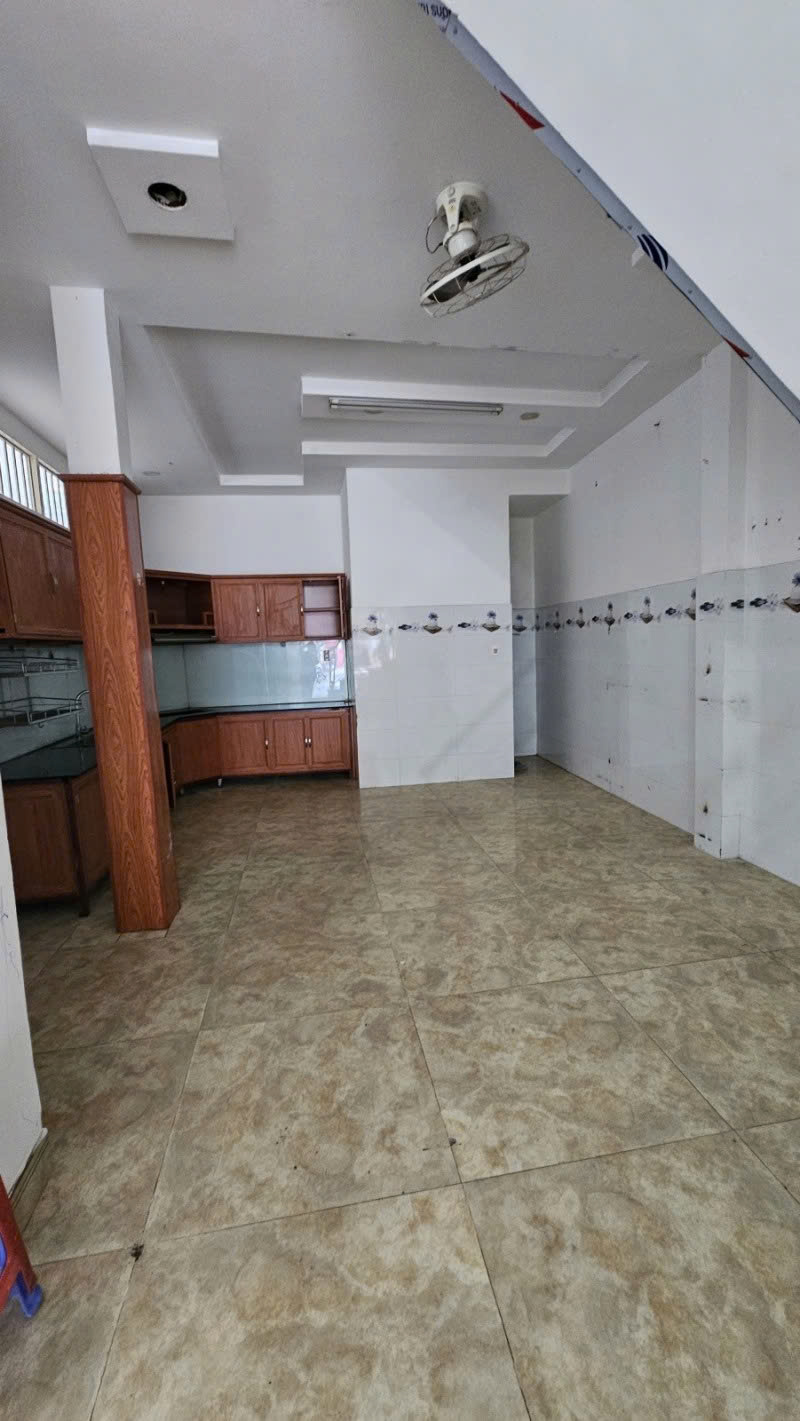 Bán nhà Mặt tiền Lạc Long Quân ngay Âu Cơ,  4.7x16m, 5 Tầng, 6 PN, giảm còn 16.8 tỷ. - Ảnh 4