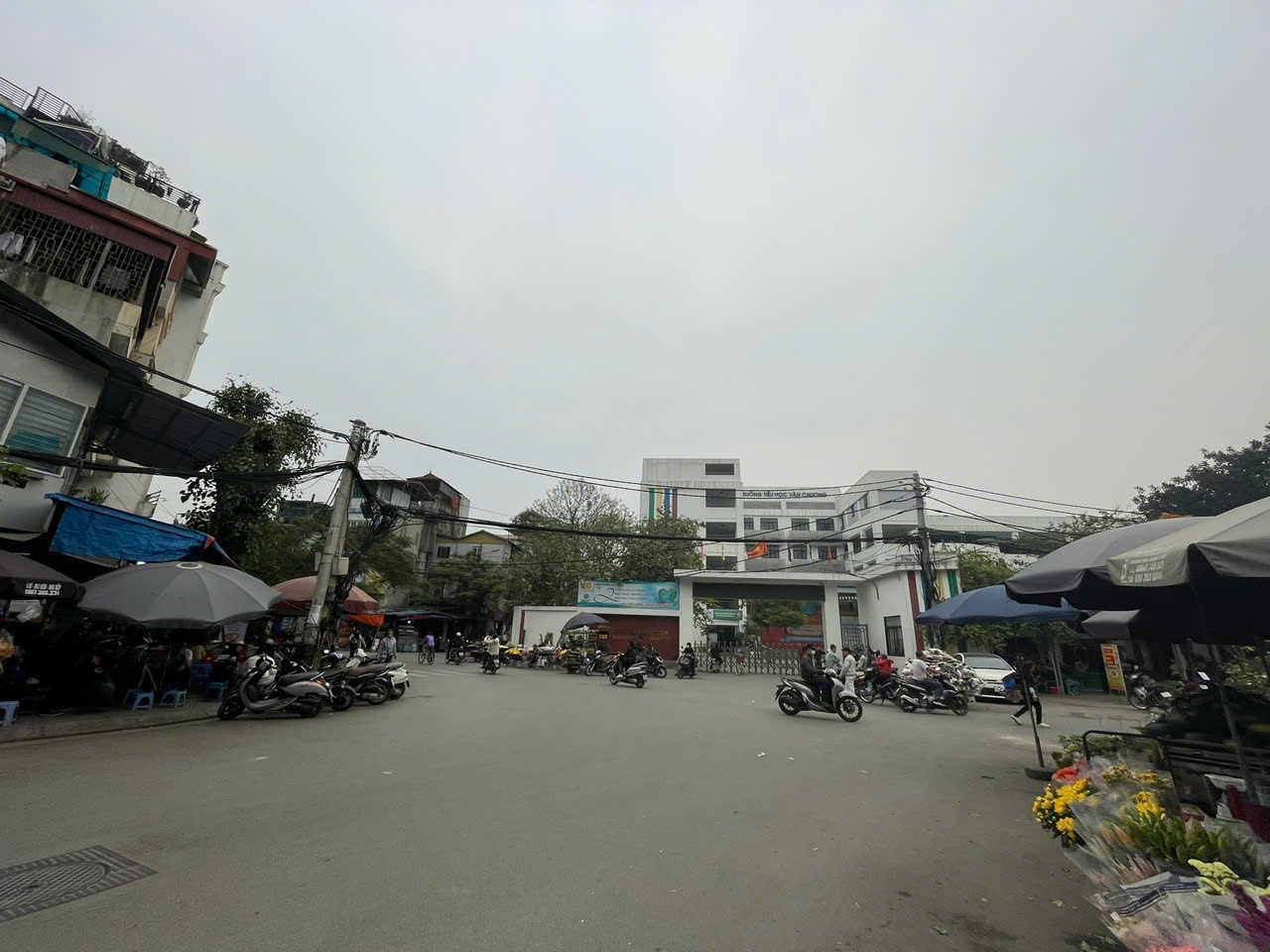 bán đất VĂN CHƯƠNG-TÔN ĐỨC THẮNG-KHÂM THIÊN- KD sầm uất, khu cu dân đông, 99m, 27 tỷ, mặt tiền 17m - Ảnh 2