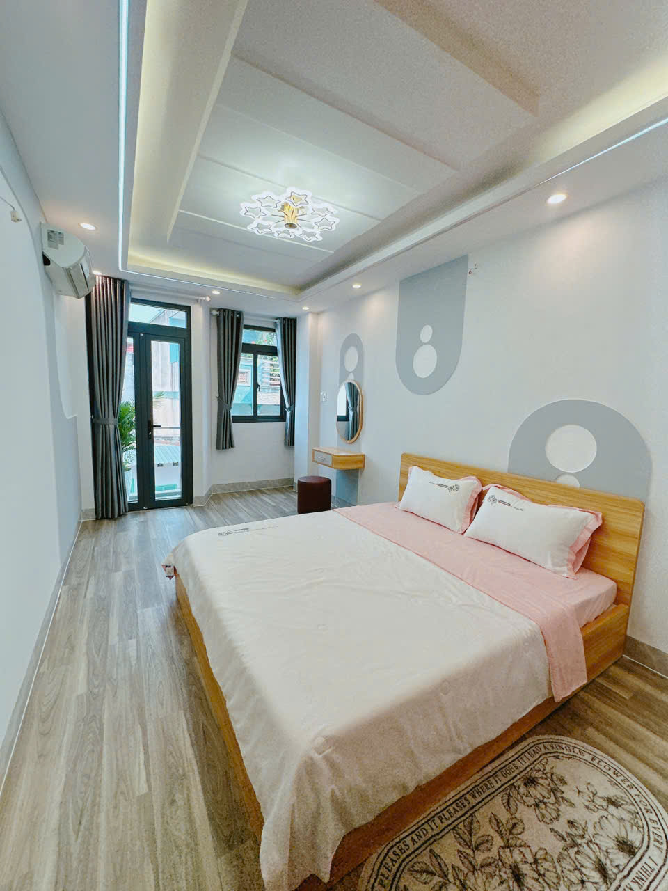 Cần cho thuê Penhouse 370 m2 ,4 pn 4 wc , 1 pn ,Cao Ốc Phú Nhuận 20 Hoàng Minh Giám - Ảnh chính