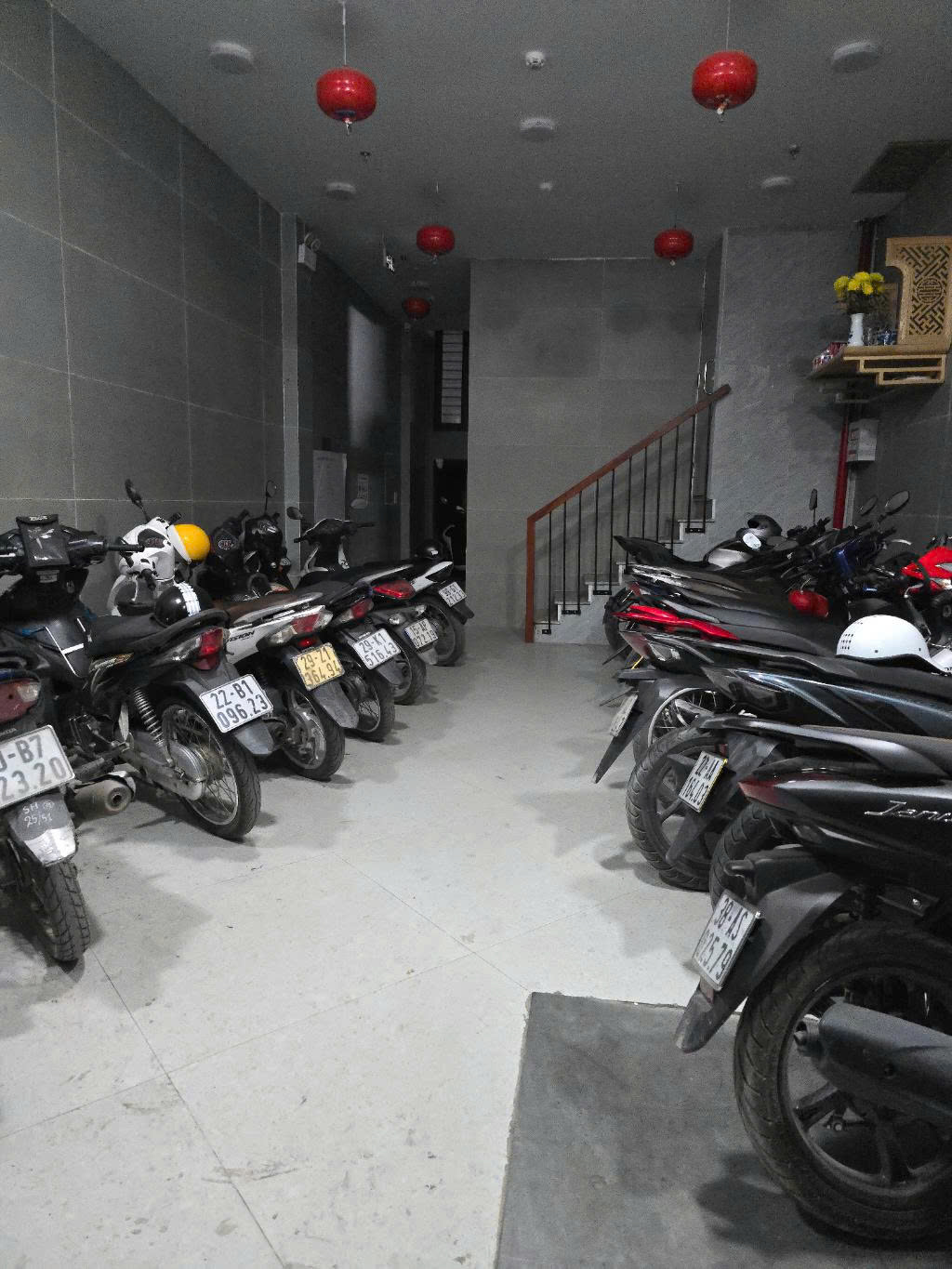 TÒA CHDV 104M x 8 TẦNG – TRUNG KÍNH, TÚ MỠ – DÒNG TIỀN 120TR/THÁNG – 25 PHÒNG KK – 28 TỶ - Ảnh 1